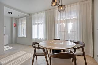 **Investeren in locatie én luxe**Maak kennis met De Bondgenoot: een exclusieve residentie met vijf volledig ingerichte appartementen die luxe en...