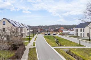 Energiezuinige nieuwbouwwoning, rustig gelegen in een nieuwe verkaveling aan het einde van een doodlopende straat, vlakbij het centrum van...