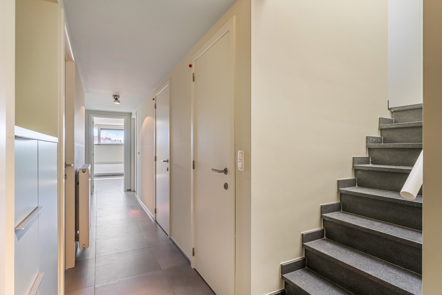 Rustig gelegen appartement met 4 slaapkamers, 2 badkamers, 2 terrassen en een autostaanplaats te centrum Leuven! - foto 4