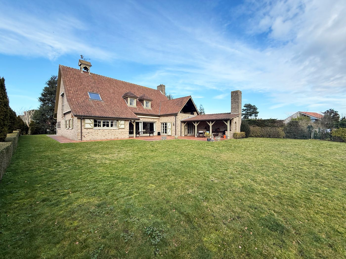 UNIEKE VILLA OP UITZONDERLIJKE LIGGING – SINT-IDESBALD - photo 2