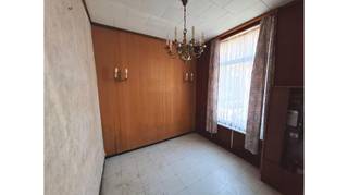 In één van de verborgen hoekjes van de Brugse binnenstad ligt deze te renoveren 2-slaapkamerwoning met stadsterrasje.De woonst heeft een interessante...