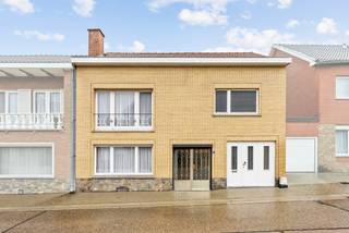 Te renoveren gezinswoning met 2 slaapkamers, ruime garage (42,88m2) en een gezellige tuin in het landelijke Zussen. Deze rustige locatie geniet...