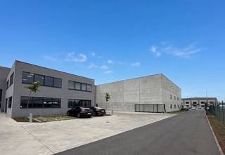 Deze KMO-unit te huur geniet een uitstekende ligging vlakbij de E17, uitrit Kruishoutem, en profiteert daardoor van een zeer vlotte bereikbaarheid...