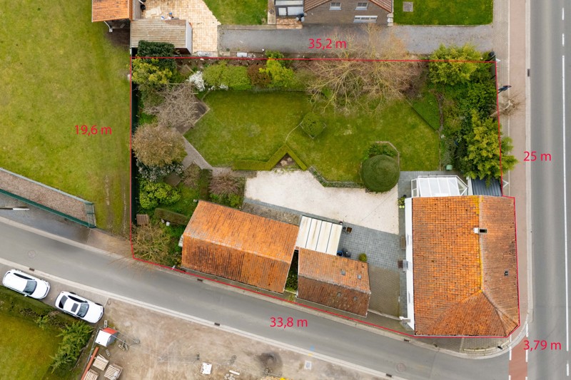 Hoekperceel van 834 m² met karakterwoning en ontwikkelingspotentieel te Olsene (Zulte). - foto 2