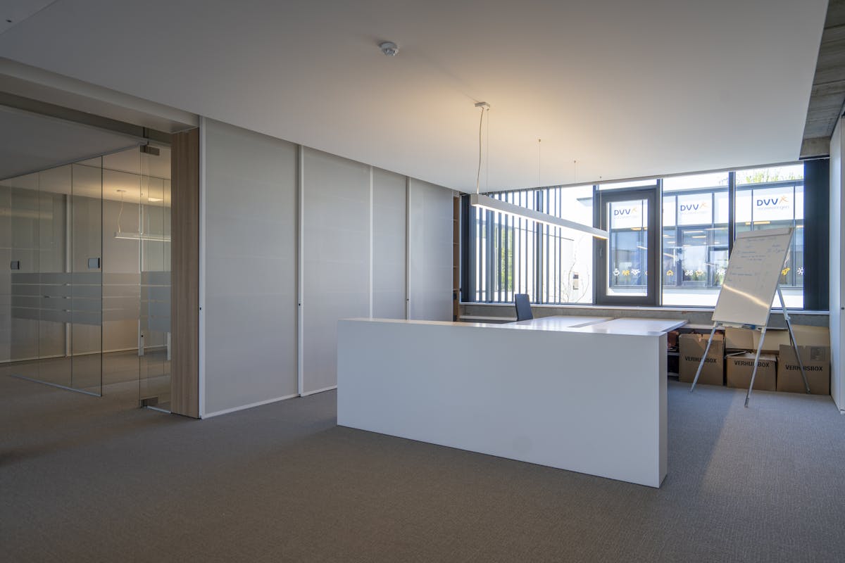 Moderne kantoorruimte op topligging te koop in Menen - foto 4