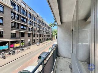 Informatie studioDeze studio heeft een fantastisch potentieel als je er wat liefde in steekt! Dit is een ideale uitvalsbasis of gedroomde...