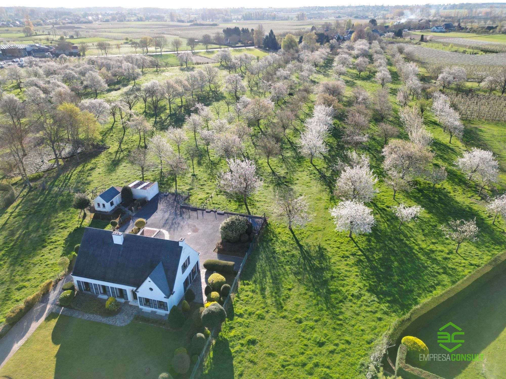 Prachtig landhuis op 3ha 79a, ideaal voor paardenliefhebbers - foto 2