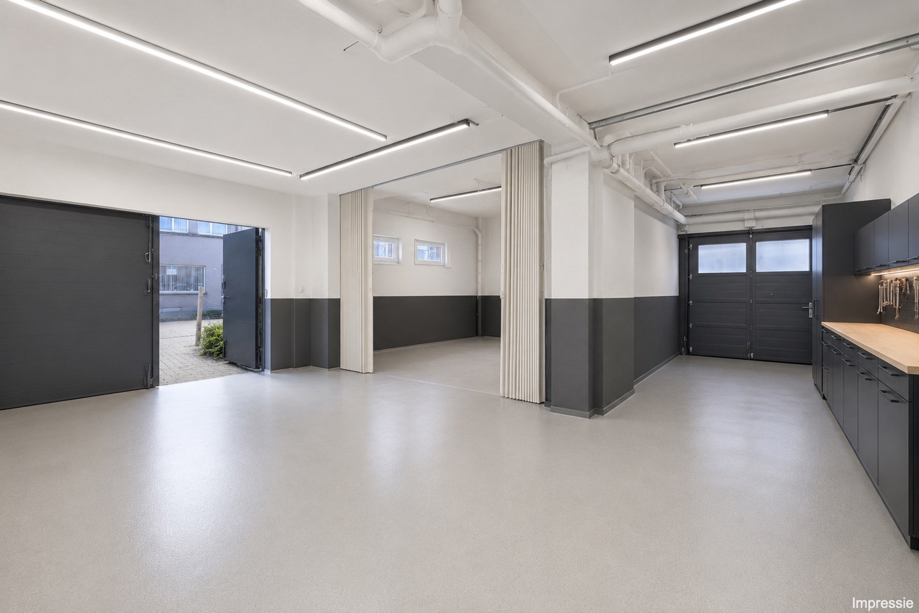 Te renoveren woning met ruim magazijn/garage - foto 4