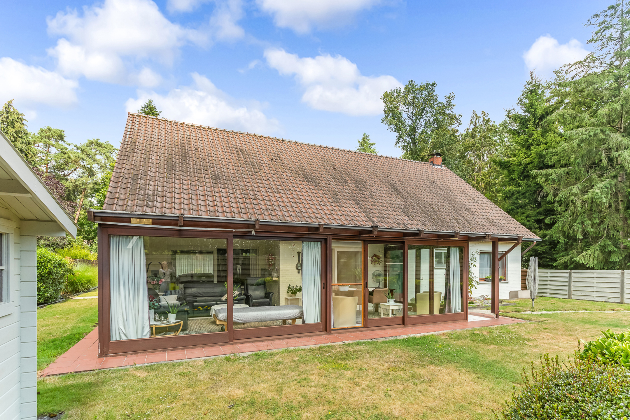 Charmante woning gelegen in een residentiële omgeving - foto 4