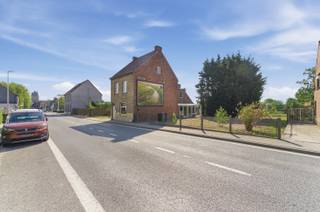 [[ DIT PAND NEEMT DEEL AAN DE ERA OPEN HUIZEN DAG OP 13/6 VAN 14:30 TOT 15:30 ]]Te koop: karaktervolle open bebouwing in het centrum van Diksmuide,...
