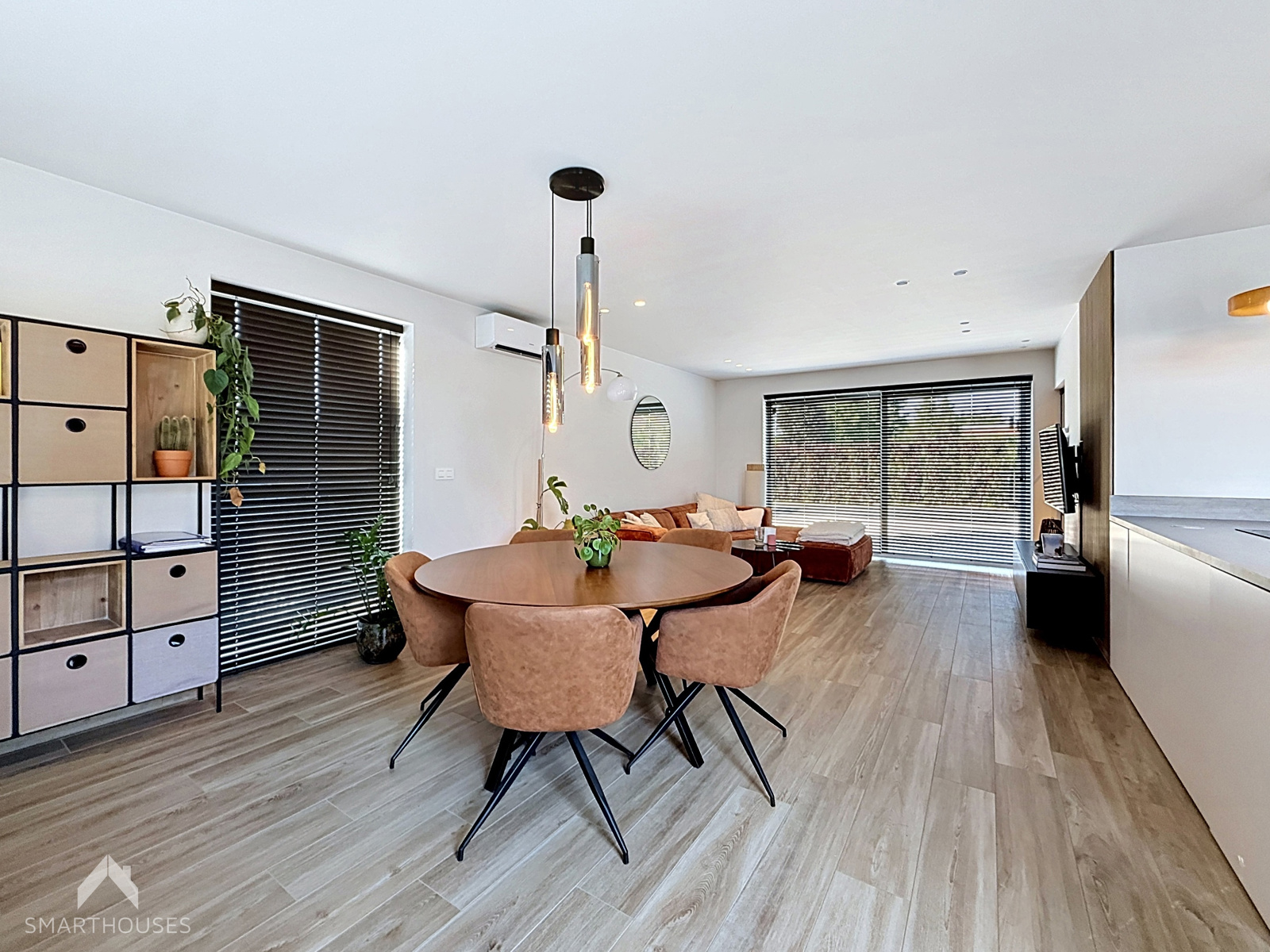 Recente en mooi afgewerkte HOB met 2 slpkrs, tuin en oprit - foto 2