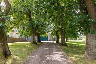 Situated in the beautiful Raeren, just a few minutes from Eupen and Aachen, we find 'Haus Bergscheid', a magnificent historic residence entirely...