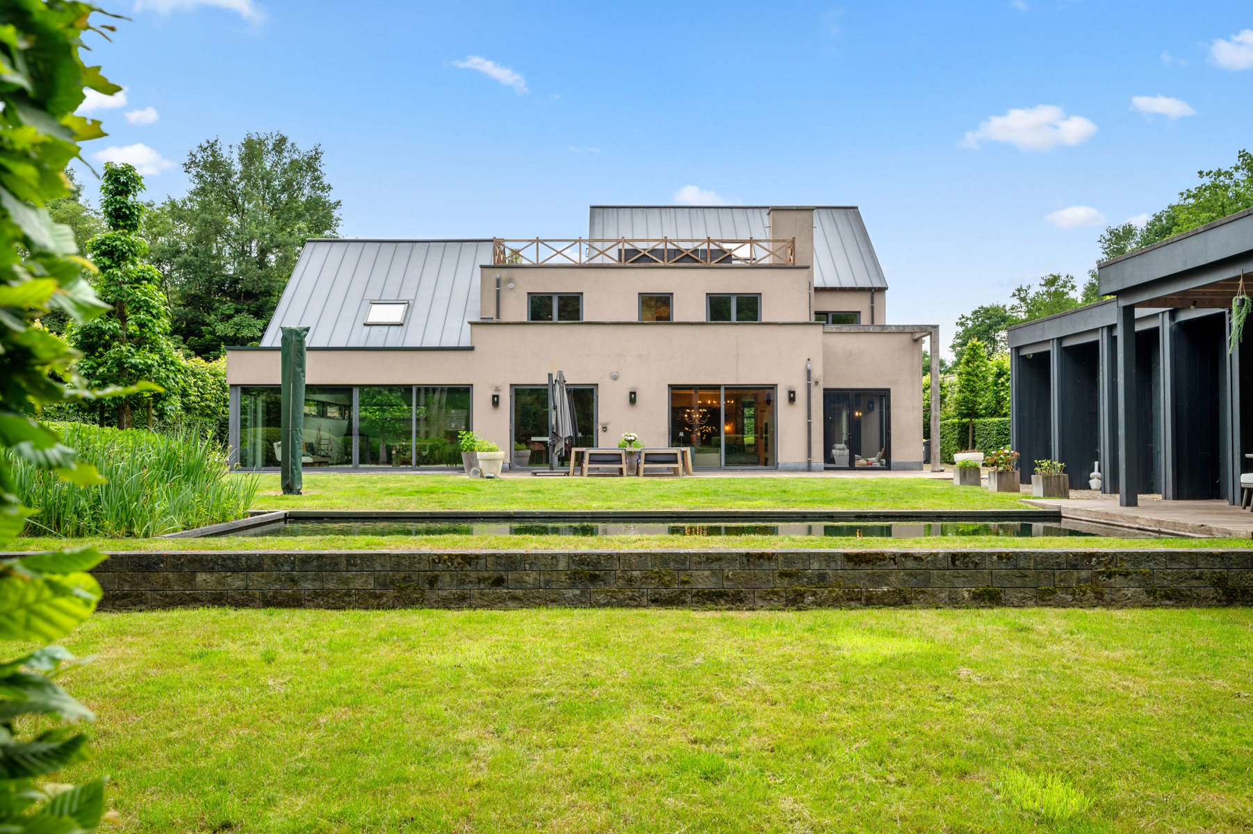 Uitzonderlijke villa in doodlopende straat - foto 2