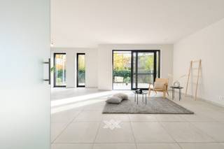 PRAKTISCH: Bezoeken voor deze eigendom verlopen uitsluitend via mijnhuurprofiel.be. Telefoneren om een afspraak te maken is helaas niet...