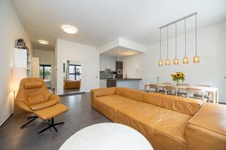 <p><span>Living in the Eilandje neighborhood, with a terrace or garden for your BBQ enjoyment? Say no more.</span></p><p><span>Let yourself be tempted by this move-in-ready ground-floor apartment in the Cadix neighborhood, one of Antwerp’s most revitalized residential areas. Peace and quiet combined with urban vibrancy, within walking distance of the MAS, the marina, the Scheldt River, and the historic city center. (Yes, really—all within walking distance.)</span></p><p><span>Come home to a pleasant living space with ceiling heights of no less than 3 meters, large windows, and a terrace with a garden of over 65 m². Your own urban oasis right in the heart of 't stad. Rare? Absolutely.</span></p><p><span>Prime location in the Cadix neighborhood</span><span>, right next to the green Schengenplein, on a street with very little foot traffic. All the amenities you need are just around the corner. A supermarket, public transportation—and let’s not even get started on all the cafés's and restaurants, right? Everything is within walking distance. And if enjoying an aperitif within walking distance of the waterfront at 't Eilandje isn’t a selling point, then we don’t know what is.</span></p><p><span>Why should you plan a visit?</span></p><ul><li><span>Move-in-ready ground-floor apartment of approx. 95 m²</span></li><li><span>Terrace of approx. 65 m²—plenty of space for the BBQ, the hammock, and that hot tub you’ve been dreaming about for years</span></li><li><span>3-meter-high ceilings, an exceptional sense of space</span></li><li><span>EPC rating B—energy-efficient and future-proof</span></li><li><span>Fully equipped open kitchen</span></li><li><span>2 full-sized bedrooms, both with direct access to the terrace </span></li><li><span>Spacious storage room with connections for a washer and dryer</span></li><li><span>Additional storage space in the basement</span></li><li><span>Quiet street with very little traffic</span></li></ul><p><span>The living area is the heart of the apartment. It flows beautifully into the open kitchen and dining area. You’ll notice the 3-meter ceiling height the moment you walk in. Loft vibes, without the downsides of a loft.</span></p><p><span>Both bedrooms open directly onto the terrace. It’s a nice touch to slide open your window on summer mornings and enjoy your coffee outside. Both rooms are spacious enough and offer the flexibility you’re looking for: one master bedroom, and one for the kids, guests, or that home office you’ve been thinking about.</span></p><p><span>Are you looking for a stylish, move-in-ready home in one of Antwerp’s most attractive locations? Then this is an opportunity you won’t want to miss.<br />Schedule your visit today before it’s too late. 0472575295 or george@sinjoor.be</span></p>