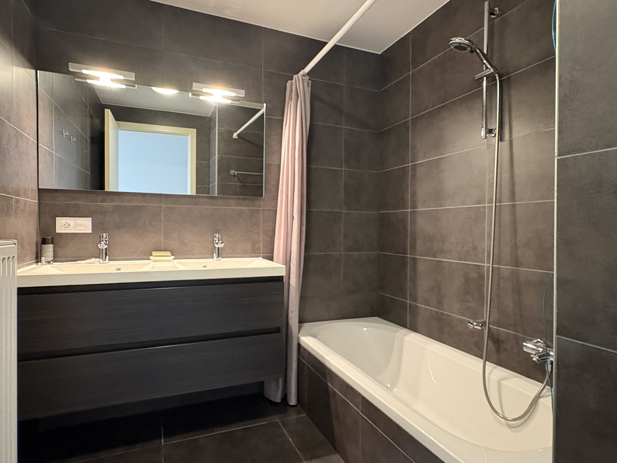 Centraal gelegen ruim appartement - foto 5