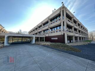 Fantastically located offices with an area of 500 m² for sale at only 2 min. from the E40 entrance/exit.The Bremhove Campus is strategically located,...