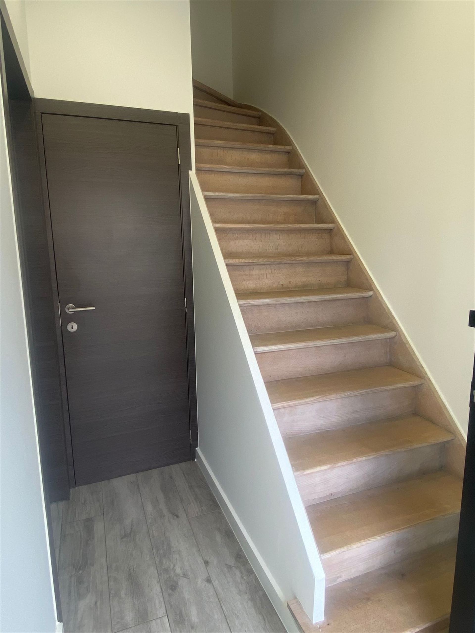 Woning met 3 slaapkamers, 2 badkamers en tuin - foto 2
