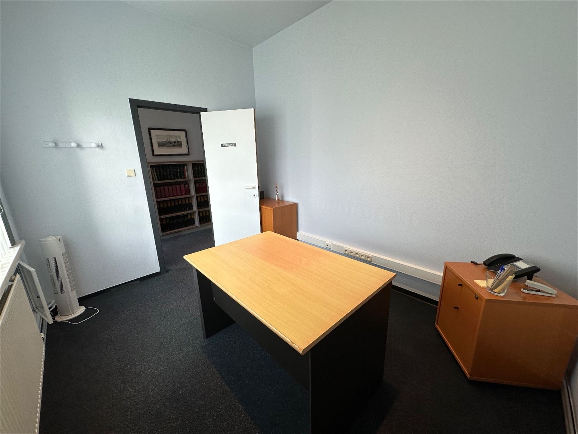 Ruim kantoor met een oppervlakte van 160 m² op een TOP ligging te Lier. - foto 4