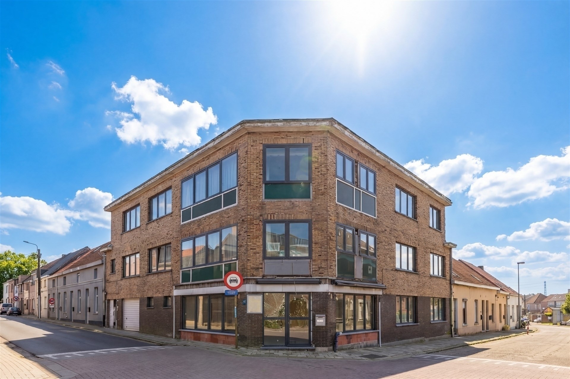 Building met 5 entiteiten en casco handelsruimte - foto 2