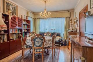 Deze te renoveren woning biedt heel veel potentieel en geniet van een strategische ligging nabij scholen, winkels, uitvalswegen, ... ondanks de...