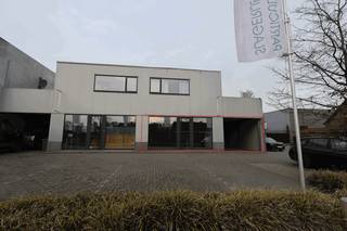 OPSLAGRUIMTE/ WINKELRUIMTE VAN CA 200 M² OP BEDRIJVENTERREIN DE MIL.INDELINGOpslagruimte/ winkelruimte van ca 200 m², bestaande uit een gelijkvloerse...