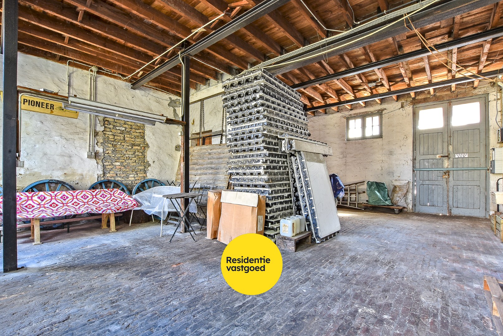 Ruime opslagplaats in centrum Diksmuide! - foto 4