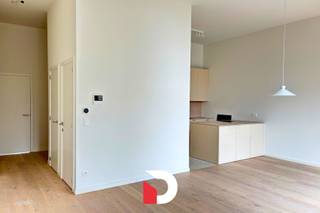 Dit lichtrijke nieuwbouwappartement in residentie Kaai 30, gelegen in de rustige wijk Kristus Koning nabij Brugge, biedt een aangename en...