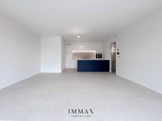 Découvrez ce spacieux appartement neuf de deux chambres situé dans la résidence ESTEE, idéalement implantée le long de la Damse Vaart à Bruges...