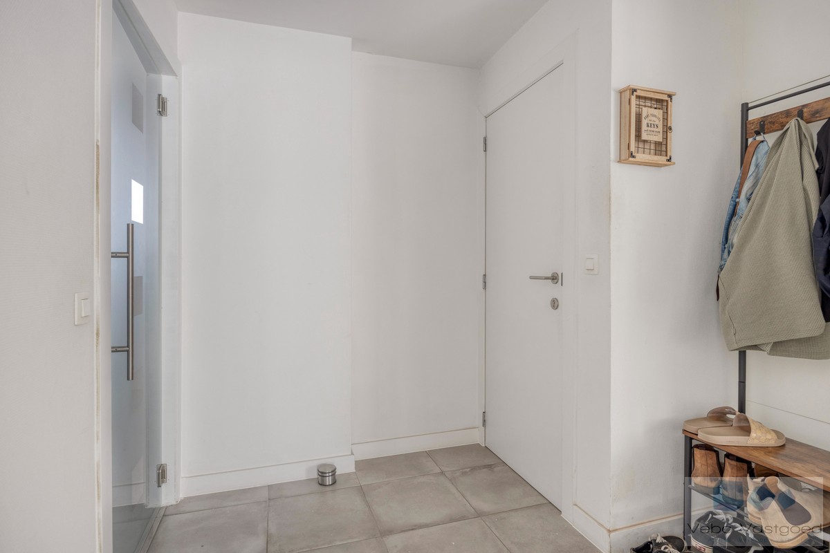 Instapklaar appartement van 90 m² met terras en carport - foto 3