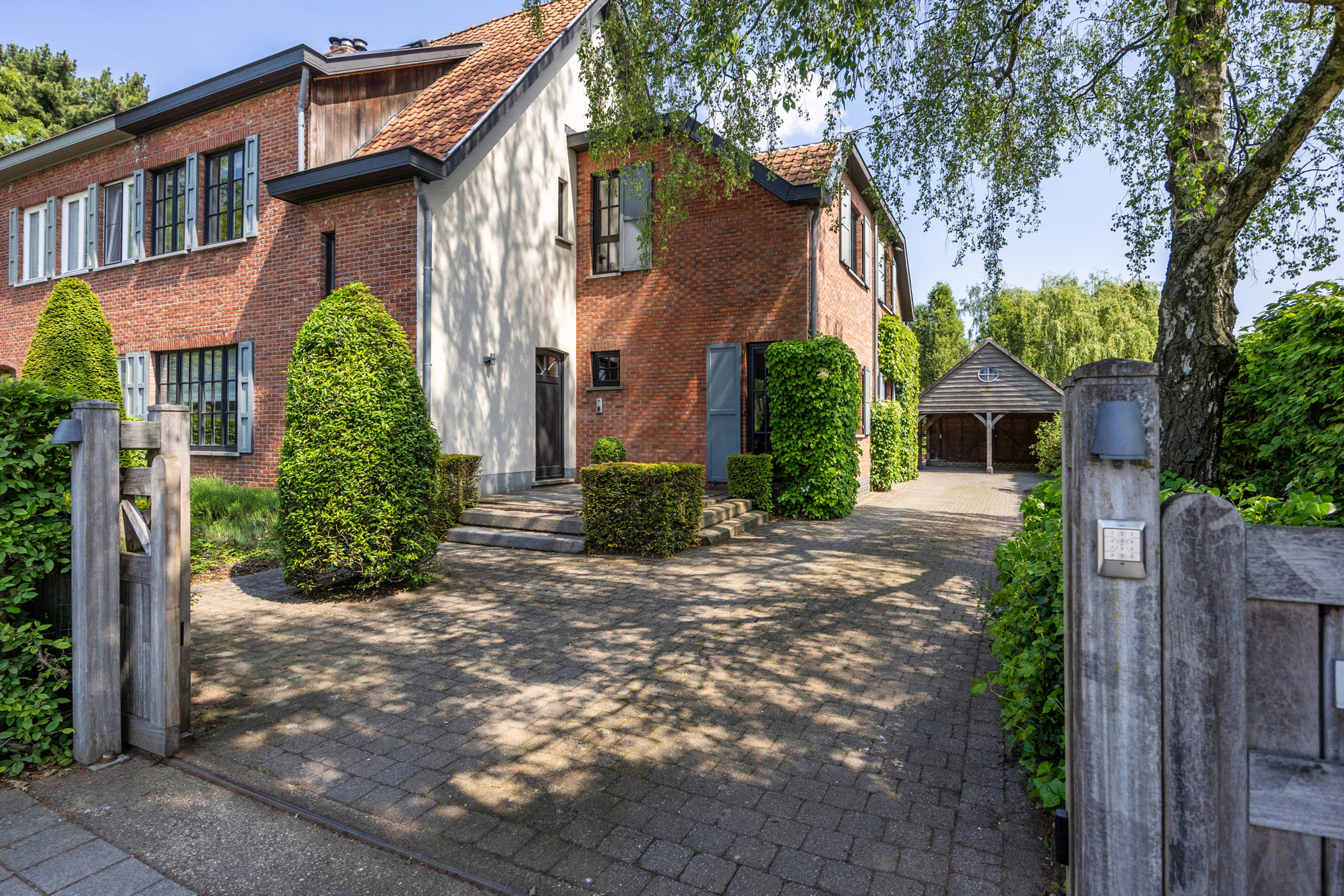 House for sale in Kontich with 5 bedrooms - photo 2