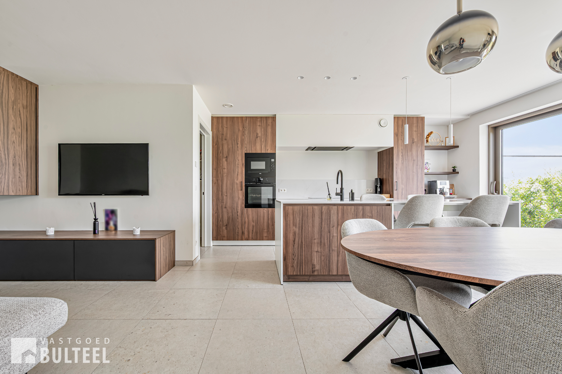 Hedendaagse BEN-woning met 4 slaapkamers, tuin en carport. - foto 4