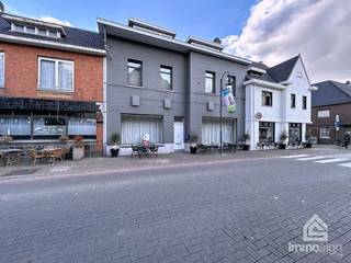 PLUSPUNTEN:+ Handelsoppervlakte: 138 m²+ Toplocatie in het centrum van Bocholt+ Grote vitrine met uitstekende zichtbaarheid+ Voorzien van...