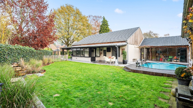 Landhuis van 180m² met openluchtzwembad op 7 are - foto 2