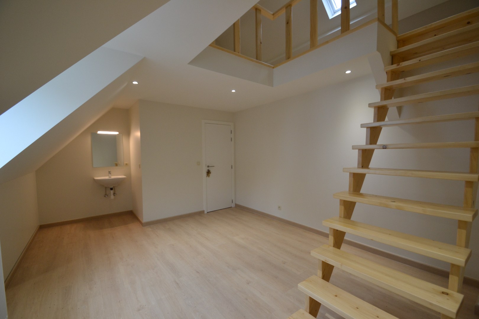 Maison à louer à Louvain avec 3 chambres - photo 2