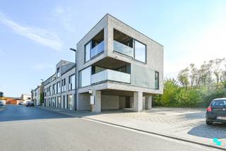 In een rustige, kleinschalige residentie op een boogscheut van het bruisende centrum van Harelbeke, bevindt zich dit...