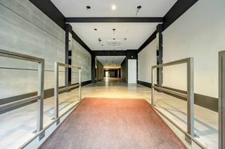 --- NIEUW --- Commercieel pand met bovenliggende woonstmogelijkheden op toplocatie!Algemeen;Op zoek naar zichtbaarheid, passage en ruimte?Dit...