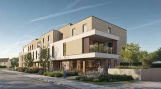 <p>Welkom in Residentie Anna! Oplevering september 2026.<br /><br />Pal in het centrum van Tielt-Winge vinden we de nieuwe residentie Anna. Op zondag te voet naar de bakker? Op deze locatie kan dat! Met verschillende <strong>faciliteiten op wandelafstand</strong> en een <strong>vlotte busverbinding</strong> tussen Tienen en Aarschot, biedt Anna je de ideale uitvalsbasis. Nood aan rust? Op slechts enkele minuten wandelen of fietsen sta je in het bos of tussen de velden. <br /><br />Het aspect duurzaamheid werd geïntegreerd in elke mogelijke vorm. Om enkele zaken op te sommen: <strong>vloerverwarming</strong> aangedreven door een lucht-water <strong>warmtepomp</strong>, regenwaterrecuperatie, <strong>vloerkoeling</strong>, ventilatiesysteem D met warmterecuperatie, <strong>zonnepanelen, </strong>volledig aangelegde basisinfrastructuur voor een laadpaal, ... Kortom, aan alles werd gedacht. <br /><br />Modern, tijdloos en duurzaam: dat is waar Anna voor staat. Het samenspel van de gevel uit lichte baksteen met houten elementen, en de strakke architecturale lijnen met <strong>grote raampartijen</strong>, voorzien elk appartement van een knappe eigentijdse uitstraling. <br /><br />Het gebouw bestaat uit 12 appartementen en 1 handelsruimte. Bij de appartementen is er de keuze uit 2-slaapkamers en 3-slaapkamers, telkens met zeer ruime terrassen. <br /><br />Benieuwd naar de plannen en afwerkingsmaterialen? Vraag vrijblijvend meer info via 0485 62 36 78 of via nieuwbouw@living-stone.be</p>