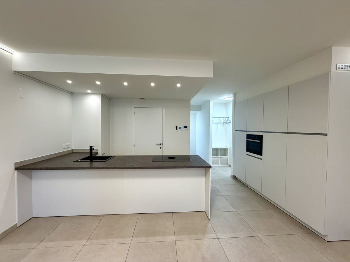 TE HUUR 2 slaapkamer appartement met bureauruimte in Hasselt - foto 5