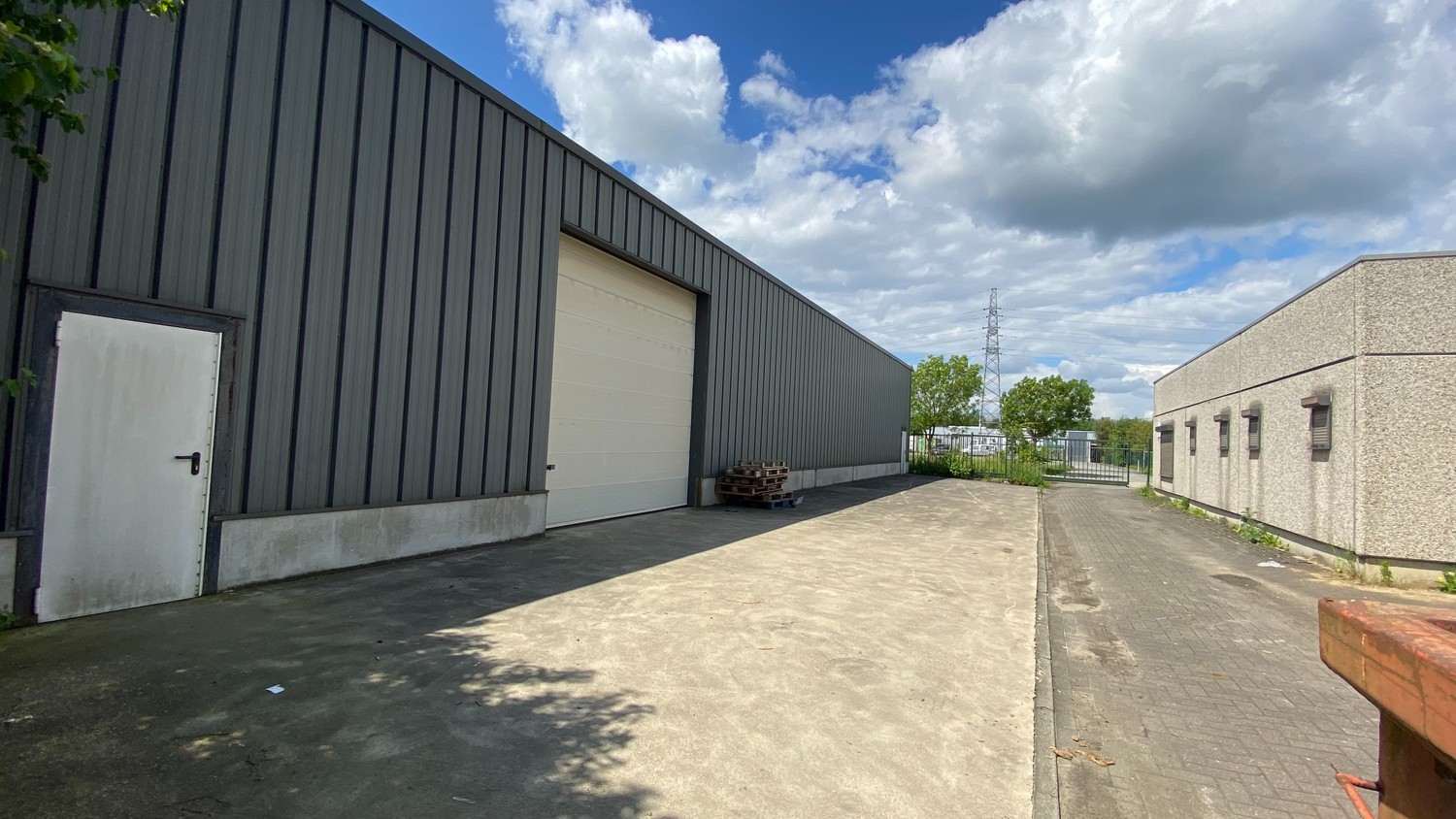 Te huur: veelzijdige bedrijfshal/magazijn op industrieterrein in Lanaken - foto 5