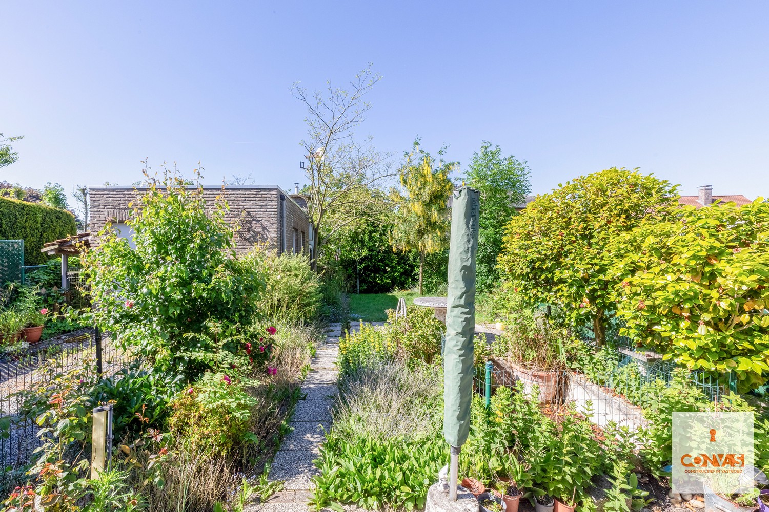 Te renoveren woning met zonnige tuin op gegeerde locatie - foto 4