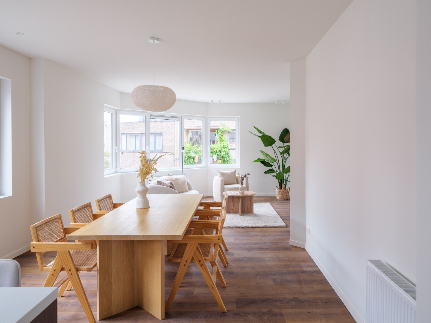 Volledig gerenoveerde opbrengsteigendom met drie appartementen nabij Gent-Sint-Pieters - foto 5