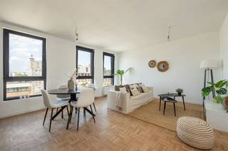 Zuidgericht terras, energiezuinig en karaktervol wonen tussenin het Rivierenhof en Te Boelaarpark? Dit stijlvol appartement op de derde verdieping...