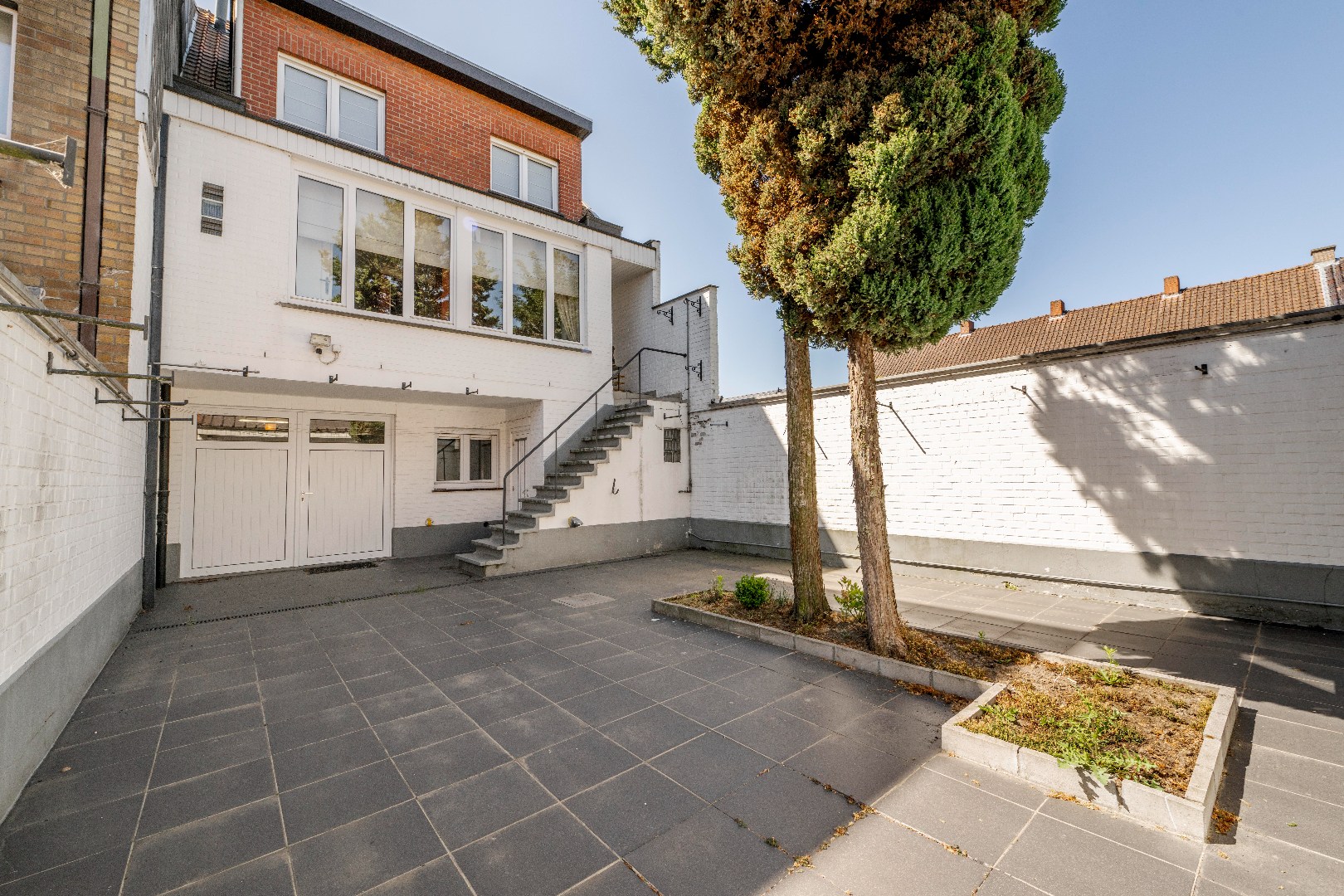 ZEER RUIME BEL ETAGE WONING MET GARAGE EN LOODS (100 m²) - foto 2