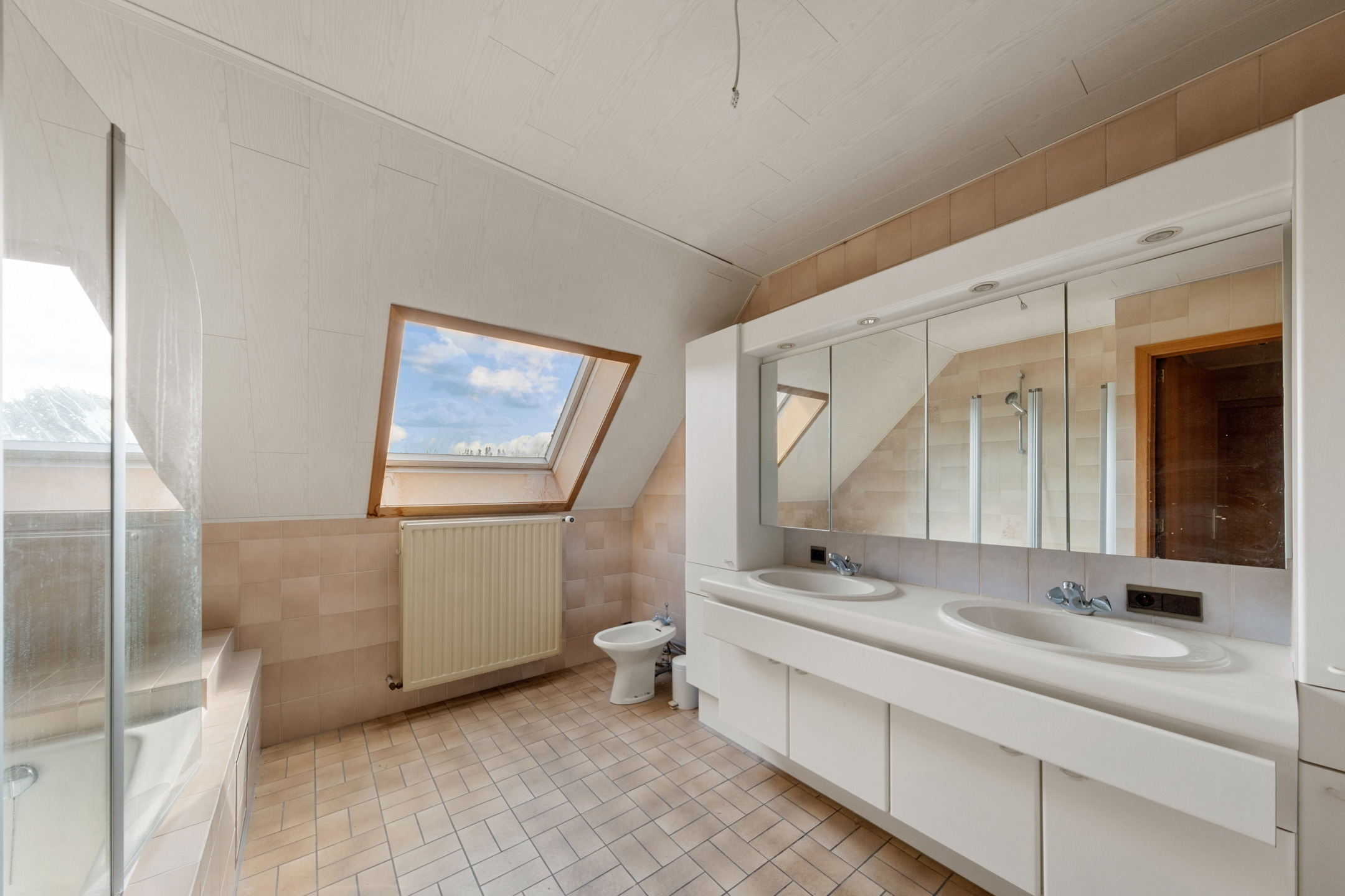 Opbrengsteigendom met handelspand, woonst en loods - foto 5