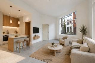 <p>In het hart van Borgerhout, aan de uniek gelegen Florastraat, vindt u deze charmante woning die perfect is voor wie op zoek is naar een instapklare woning. Met een bewoonbare oppervlakte van 100 m² biedt dit huis een fijne mix van ruimte en functionaliteit.<br />Deze woning is een uitstekende keuze voor diegenen die behoefte hebben aan een praktische en comfortabele leefomgeving met een centrale ligging. Met zijn aantrekkelijke prijsstelling en potentieel om verder te personaliseren, laat dit huis u toe uw eigen stempel te drukken in een wijk die bruisend is van leven en dynamiek. Aarzel niet om dit mooie huis te komen bezichtigen en ontdek wat het te bieden heeft.<br /> </p>
<p><u><strong>Indeling van de woning:</strong><br />Kelder</u>: 35 m²<br /><u>Gelijkvloers:</u><br />Leefruimte: +/- 30 m² parket <br />Open keuken: niet geplaatst<br />Inkomhal: +/- 5 m² met traphal<br />Afzonderlijk toilet<br /><u>1e verdieping:</u><br />Slaapkamer 1: +/- 23 m² parket<br />Badkamer: +/- 8 m² natuursteen, douche, dubbele lavabo en toilet<br /><u>2e verdieping:</u><br />Slaapkamer 2: +/- 23 m² parket<br />Slaapkamer 3: +/- 8 m² parket<br /><br />Verwarming op gas met condensatieketel. I</p>
