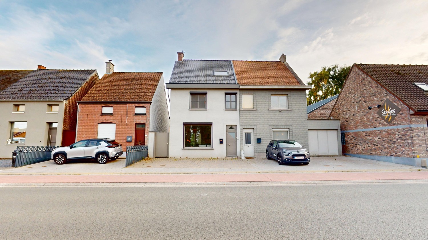 Gerenoveerde gezinswoning met 4 slaapkamers - foto 1