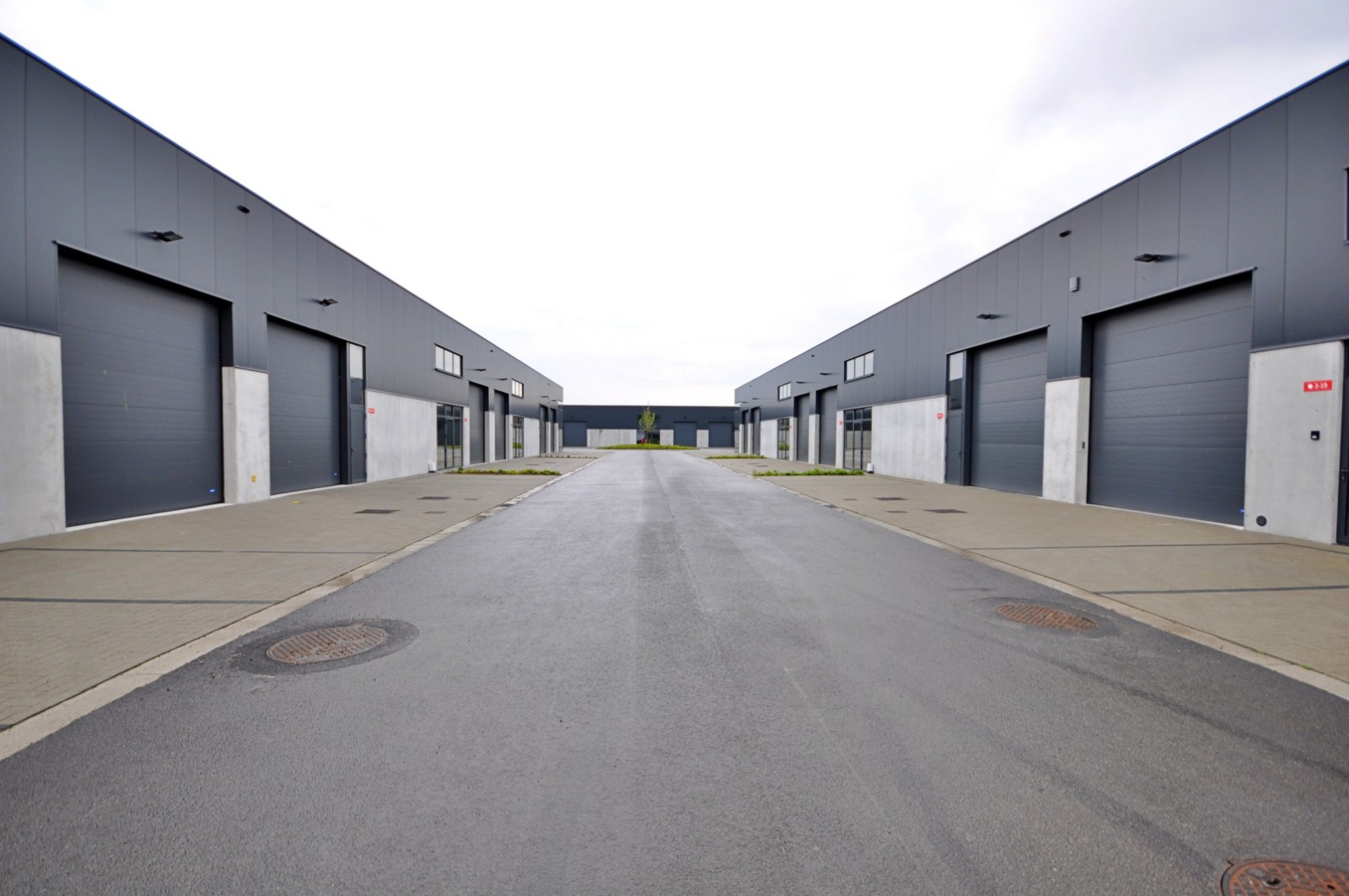 INDUSTRIELE GEBOUWEN TE KOOP - KMO-PARK MOENKOUTER - UNIT 10 - foto 5