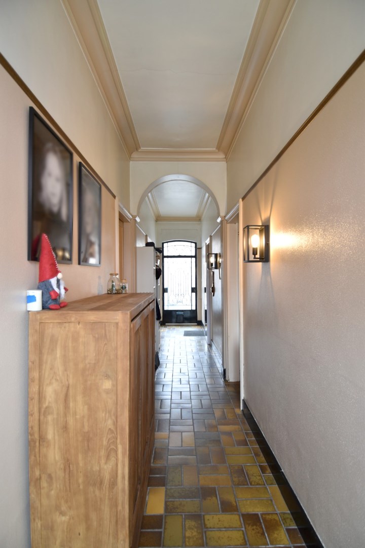 Ruime karaktervolle woning op centrale locatie te Gullegem - foto 3