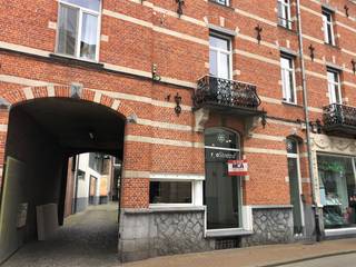 Nieuw: winkelruimte of kantoor met ruime kelder in winkelstraat. De Kapelstraat staat gekend voor klassevolle winkels met gevestigde waarden en...